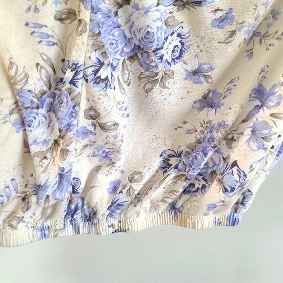 Xs Kismet Flowery T-shirt - Picture 2 of 4